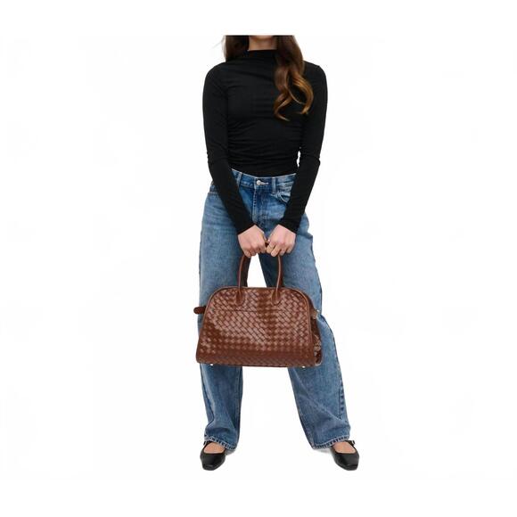 NEW URBAN EXPRESSIONS rhonda woven tote in chocolate